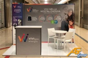 Segnaletica e cartelli direzionali in una fiera